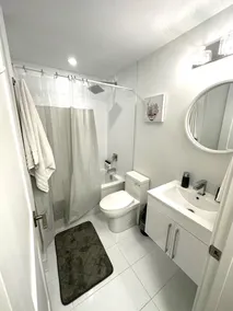 Lovely one bedroom condo with free parking - Image 4