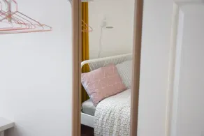 LOVELY DOUBLE BEDROOM NR GRAND HOTEL IN CENTRE - Image 5