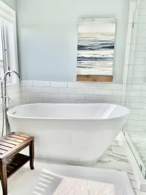 Completely Remodeled, Private salt water pool and SPA, walk to 1st and 2nd beach - Image 4
