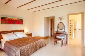 Bisenzio Farmhouse - Six Bedroom Villa, Sleeps 12 - Image 4