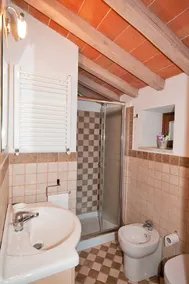 Landsted med privat pool og smuk udsigt - Image 3