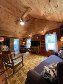 Quaint Retro Ash Cove Cottage - Image 5