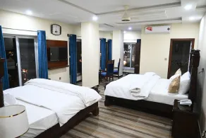 Hotel 99 - Image 5