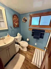 Lake Views, steps to Lake! Two story home, professionally decorated! Sleeps 6!  - Image 3