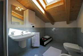 Residence Eden Azalea 4, Argegno, Italy - Image 2
