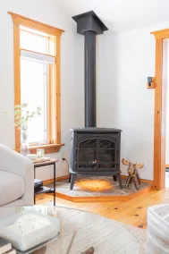 The Doma Lodge - Cozy Muskoka Cabin in the Woods - Image 2