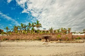 Secluded Beach Front Estate with a Large Pool, Family and Pet Friendly! - Image 4