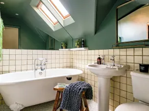 4 bedroom accommodation in Tiptoe, near Lymington - Image 5