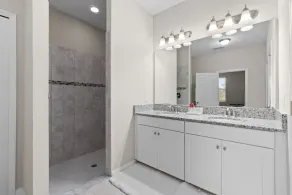 Luxurious Tampa Bay Area Home in Serene Community! - Image 3