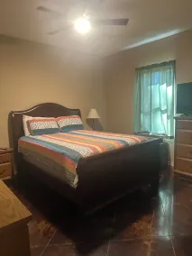 1 BR / salle de bain privée à l'intérieur de ma maison. Accès à toute la maison sauf la suite principale. - Image 4