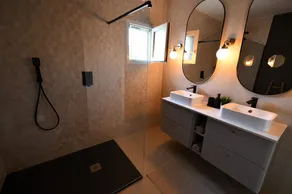 Villa 'avec appartement séparé' près de la plage avec piscine, terrasse et Wi-Fi - Image 2
