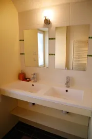 Pretty renovated farmhouse - Image 4