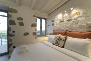 Villa with Private Pool - Image 4