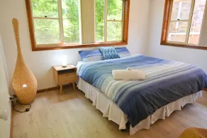 Lakeside Lake House - Image 3