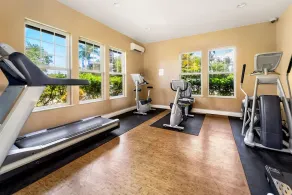 Spacious Townhome - Close to Beaches & Shopping! - Vrkcv - Image 4