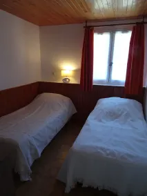 4/5 person south-facing gite with covered terrace & swimming pool - Image 4