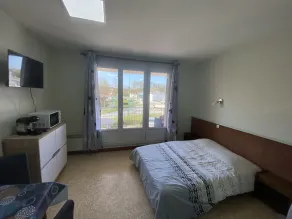 Studio Avec Grand Balcon Proche des Thermes - Image 3