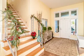 Beach house no-bank waterfront 4-bedroom vacation home on Camano Island - Image 3