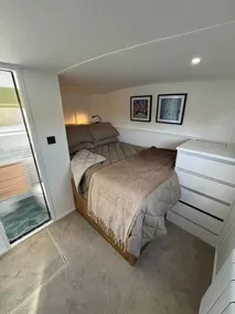 Unique 2 Bed Waterside Retreat Pet Friendly - Image 5