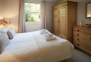 A charming, detached, weather-boarded cottage, set in a secluded location on the edge of the histori - Image 5