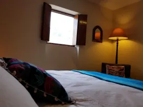 COZY & BRIGHT APT - 5 min to Old Town - Image 4