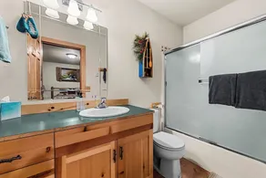 Herrlicher Blick auf den Fluss, Platz für 8 Gäste, 3 Schlafzimmer, 3 1/2 Bäder und Whirlpool - Image 3