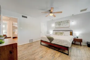 Perfect Old Town Location! Low Fees! Pool Heating Included. Good Vibes! - Image 4