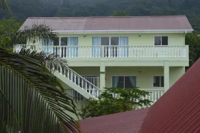 Chez Payet Airport Guesthouse - Image 4