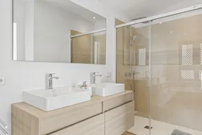 SUPERB DUPLEX WITH JACUZZI JARDINES DE LOS MENCEYES - Image 5