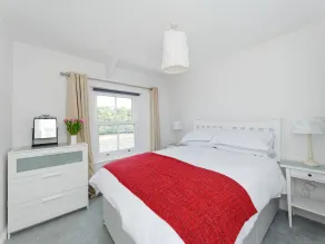 Cosy cottage in sleepy village yet only 5 minute drive to Truro city centre. - Image 3