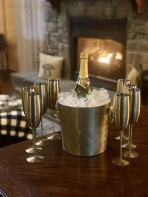 ALL THE THINGS! Luxury, prime location, tree house, and hot tub vibes - Image 3