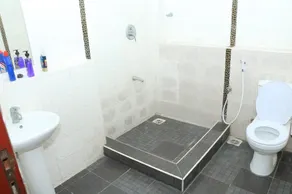 Alpha House - Image 4