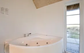 Nice Home In Ringkøbing With Sauna - Image 4