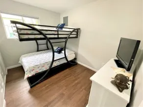 Quaint 2 bedroom cottage at Bass Lake-paddle boards, kayaks, private ramp, bikes - Image 4