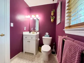 Sunny Secret Garden Getaway -- a private guest suite w/ fire pit -- 7 mi to UGA! - Image 2