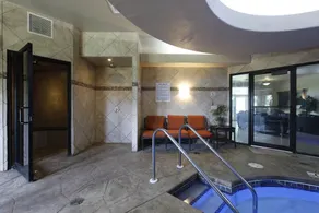 Le luxueux StaySpa Resort sur le lac de Castle Rock - Hot Tubs, Steam Suite & Wifi - Image 4