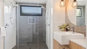 4 bedroom gem with a great outdoor area including pool and you can bring a small dog. - Image 2