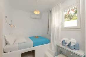 2mins from Agia Anna/Plaka beach, family-friendly, quiet with backyard + garden - Image 5