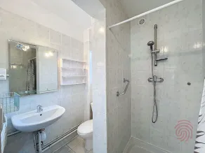 Cozy 1BR Apartment with Terrace, Pet-Friendly, Near Thermal Center in Lamalou-les-Bains - Image 4