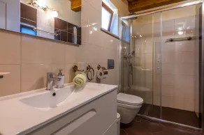 Villa spaziosa e privata con piscina, silenziosa e adatta ai bambini - Image 3