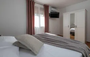 Nice Home In Krvavici - Image 4