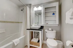 Smuk udsigt over poolen og boblebadet - Image 3