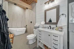 Romantic Cabin - Lakeside - Image 3