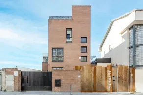Square Rooms by Charming, cerca del aeropuerto y con un pequeño gimnasio - Image 3