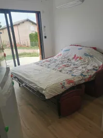 5' from the freeway, ideal for a family break - Image 5