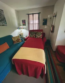 cozy, artsy, private (entire home) near downtown - Image 3