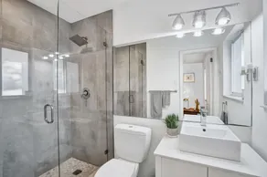 Beautiful and renovated villa - 5mn from the beach - Image 3