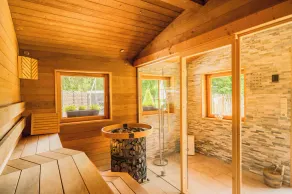 Gemütliche Rundstammvilla mit SwimSpa, Whirlpool und Sauna - Image 2