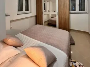Beachfront Apartment Live - Image 4