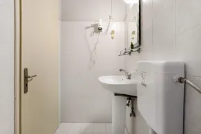 Studio \"Dolphin Studio 7\" with Private Balcony, Shared Garden & Wi-Fi - Image 3